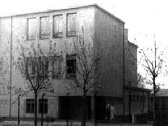 budynek szkoły po wojnie